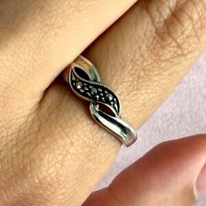 sterling silver marcasite studded crossover ring size 7.75